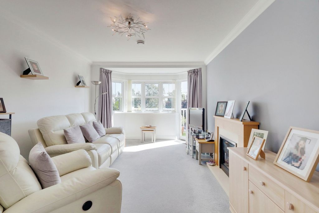 Property photo 2 of 11