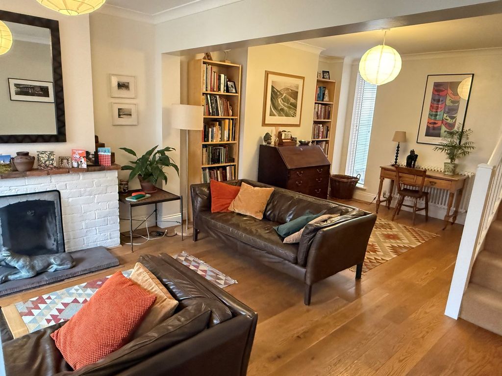 Property photo 3 of 14