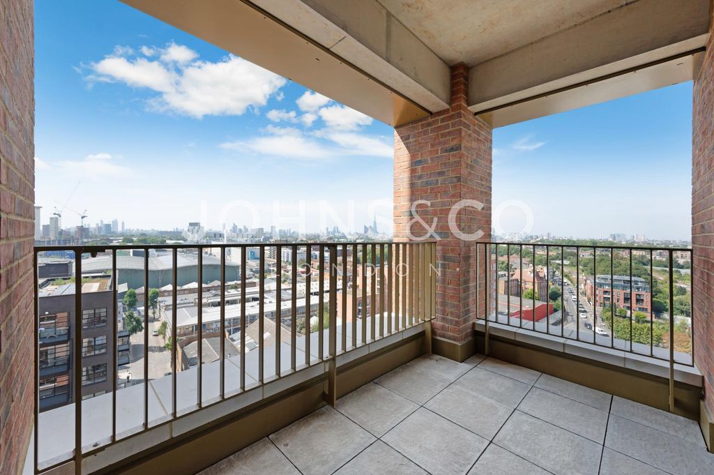 Property photo 3 of 12