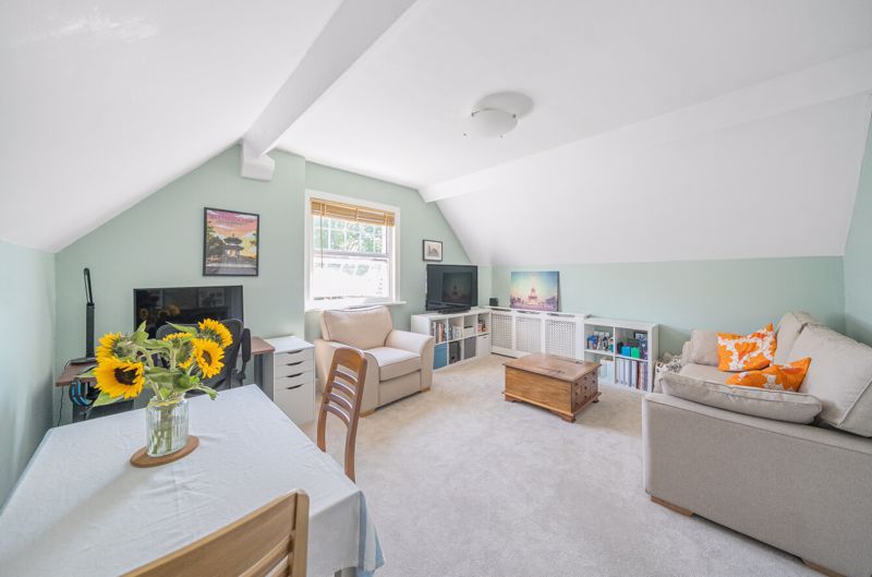 Property photo 1 of 11 Photo 9