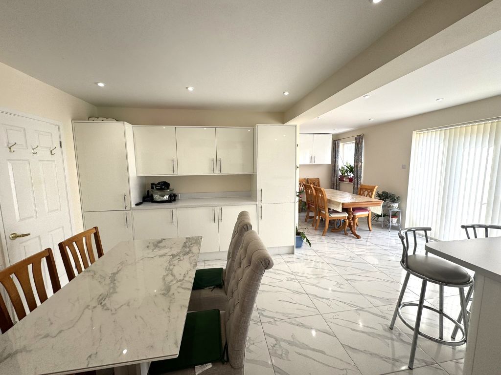 Property photo 3 of 22 31