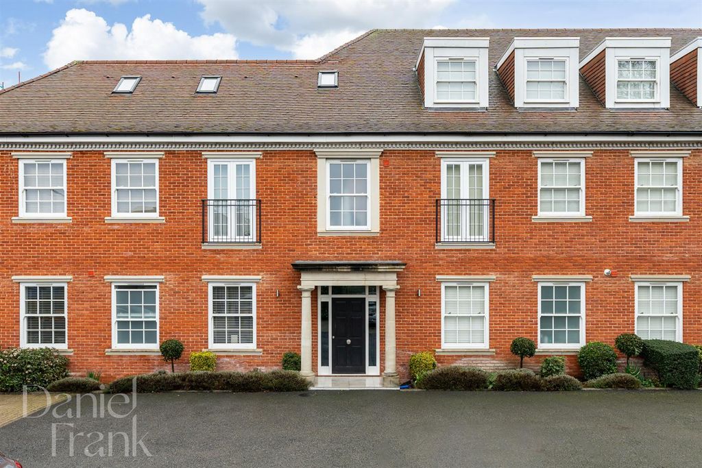 Property photo 1 of 24