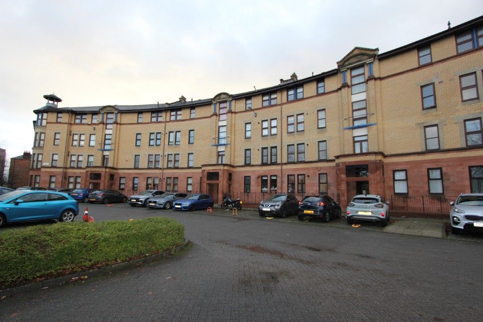 Property photo 2 of 15 Residents Parking