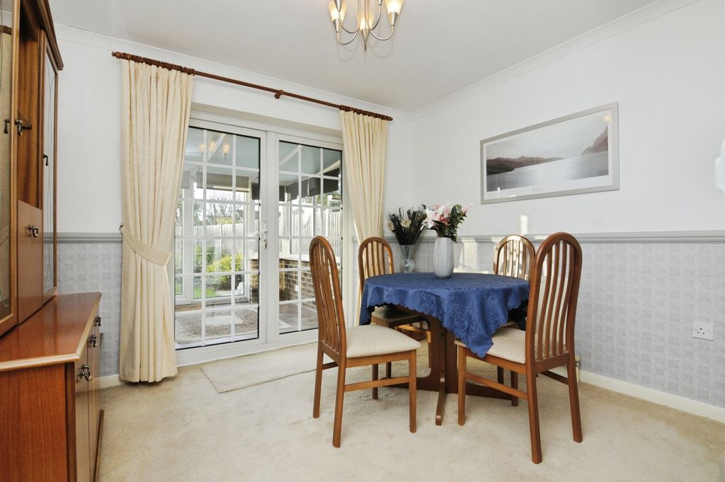 Property photo 3 of 12 Dining Room/Bedroom