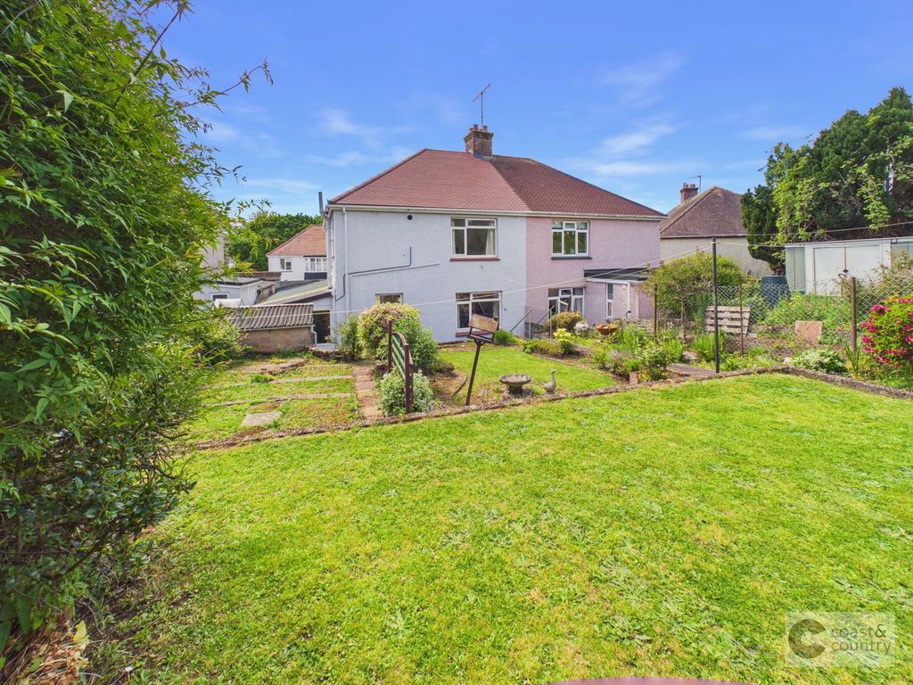 Property photo 2 of 25