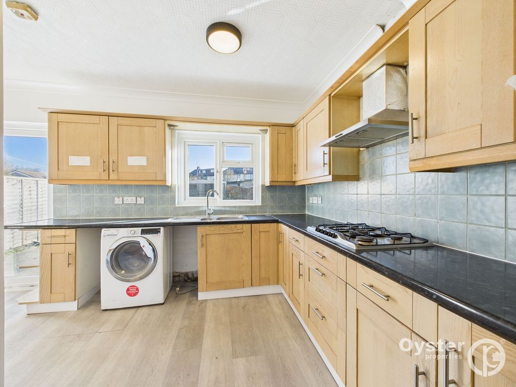 Property photo 2 of 26