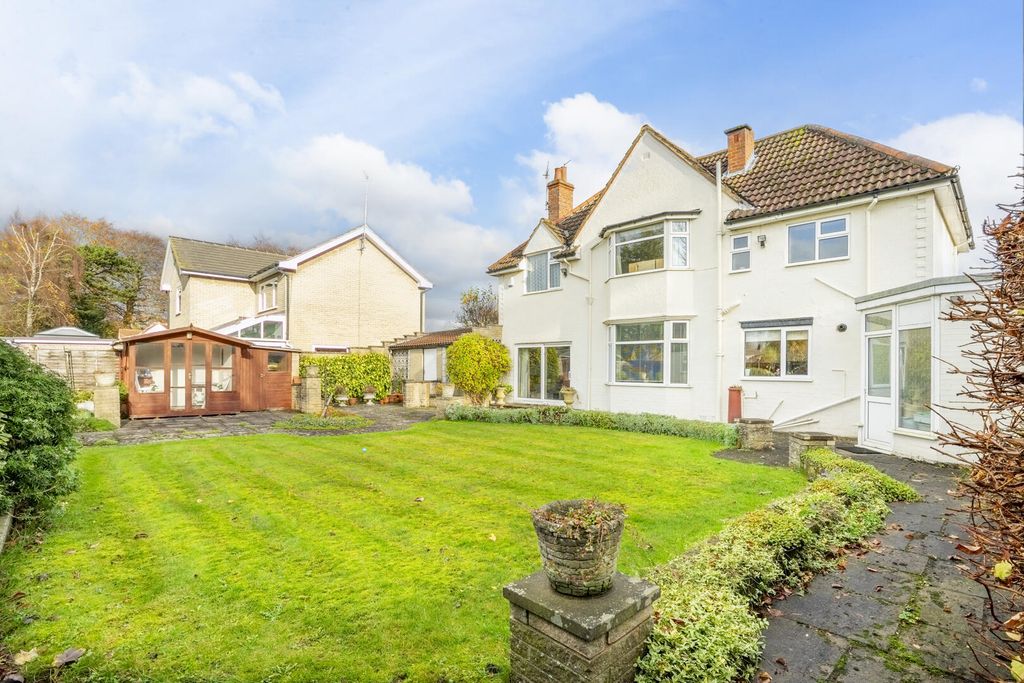 Property photo 2 of 17 Rear Garden