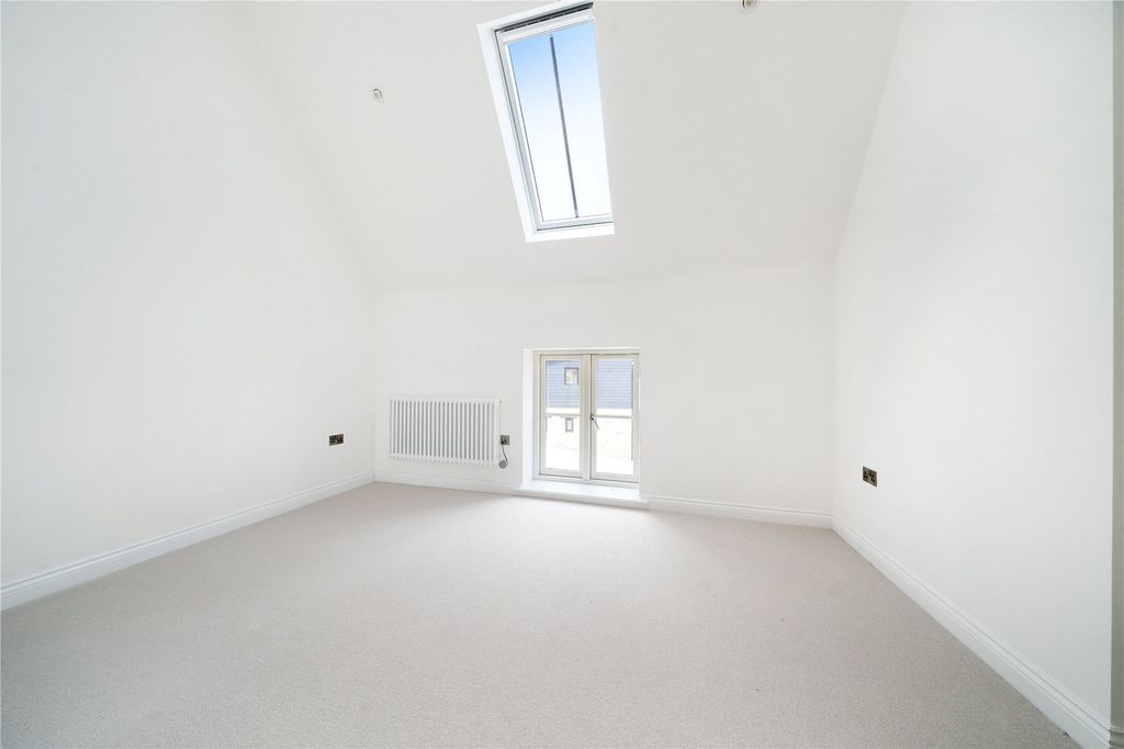 Property photo 3 of 10 Picture No. 30