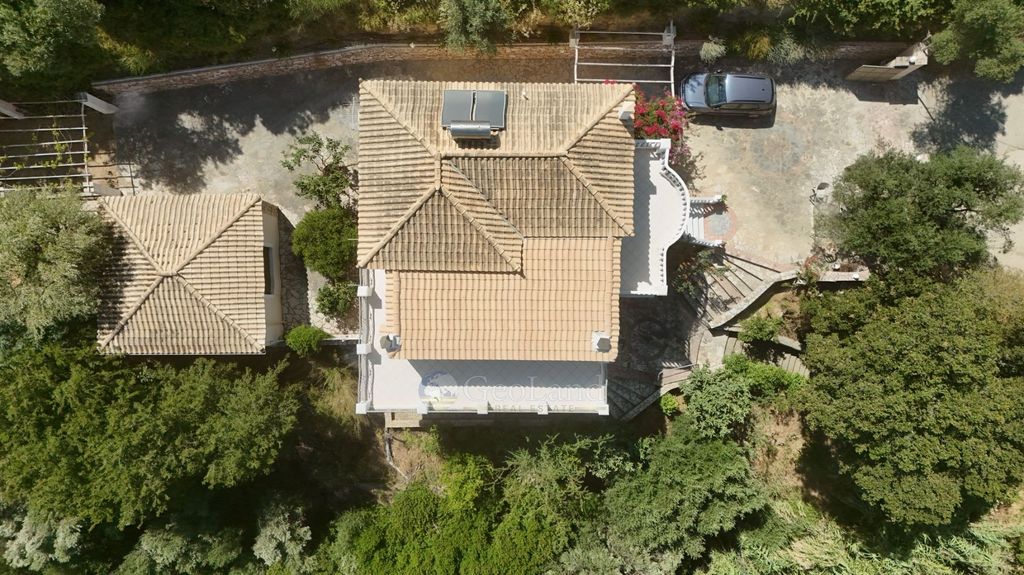 Property photo 2 of 28