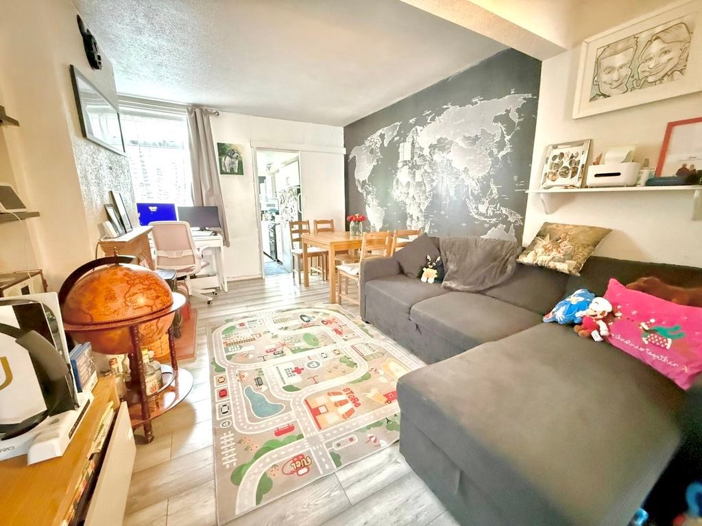 Property photo 2 of 12 Lounge/Diner