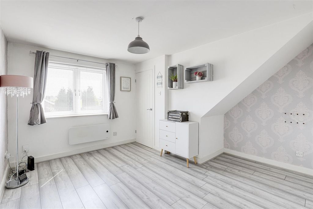 Property photo 3 of 13 12031.Jpg