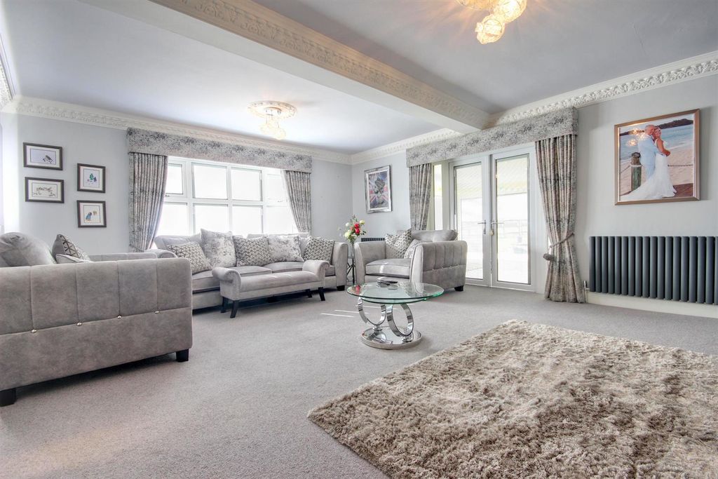 Property photo 2 of 56 Img_2056-Img_2058_Lzn.Jpg