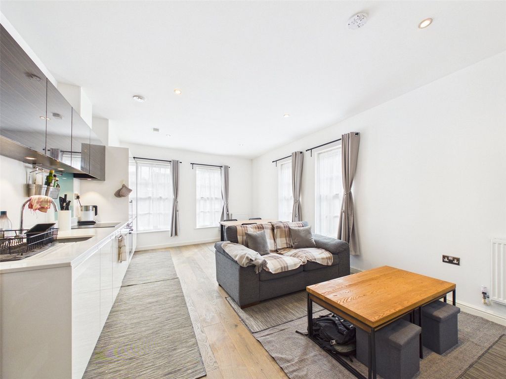 Property photo 2 of 8 Picture No. 04