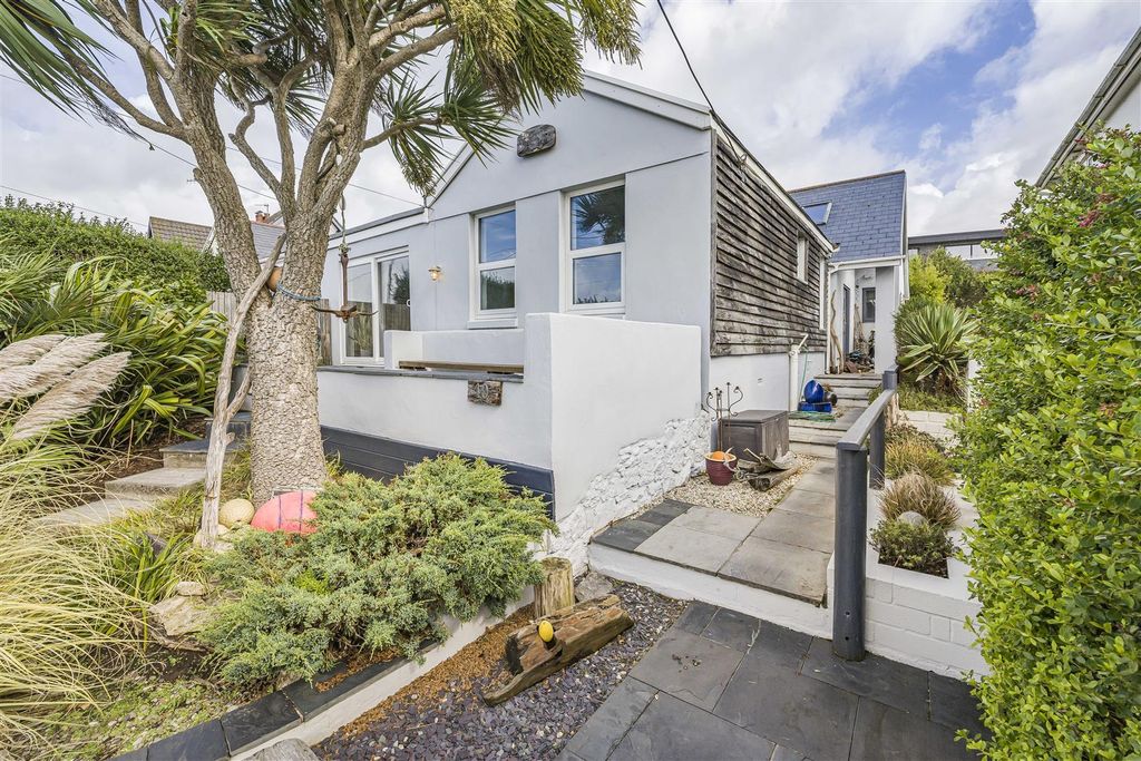 Property photo 1 of 28