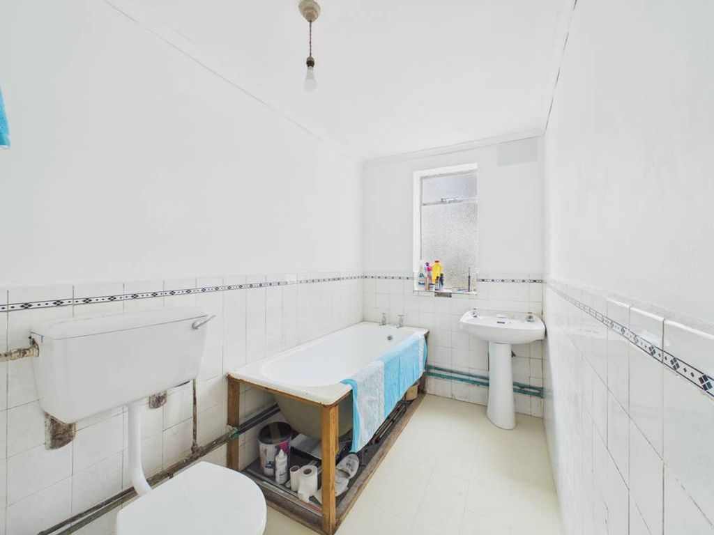 Property photo 2 of 26