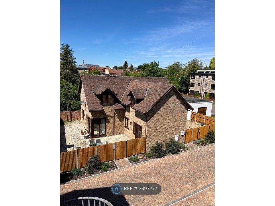 Property photo 1 of 17 Detached House