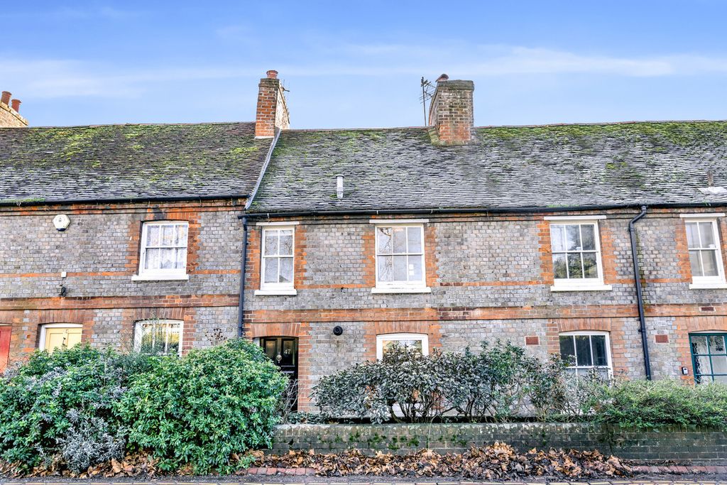 Property photo 1 of 17