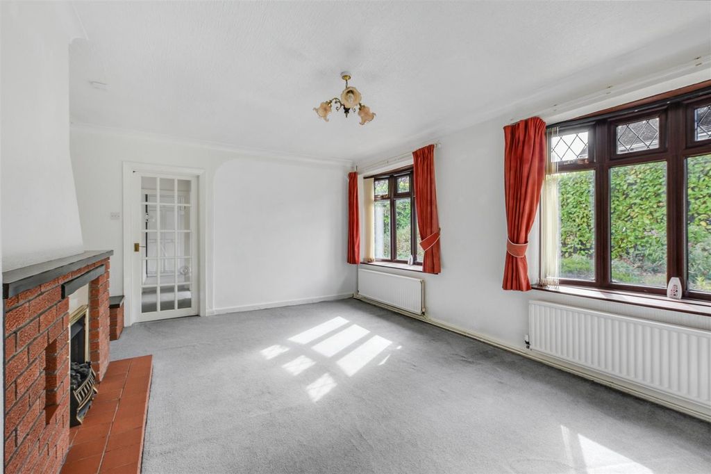 Property photo 3 of 24 Lounge_1.Jpeg