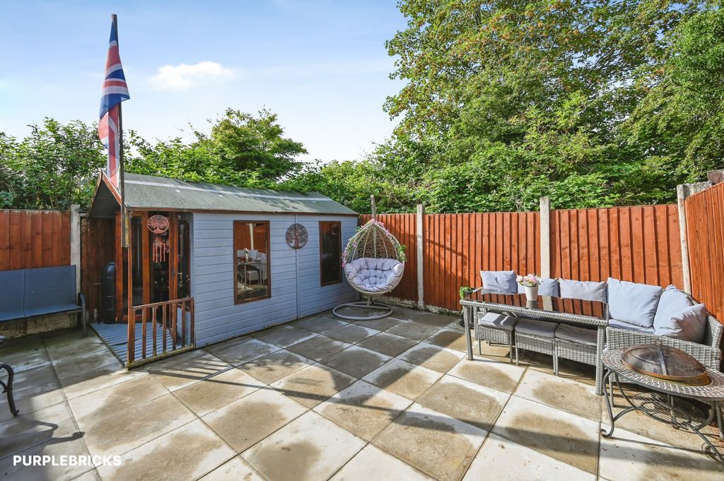 Property photo 2 of 25
