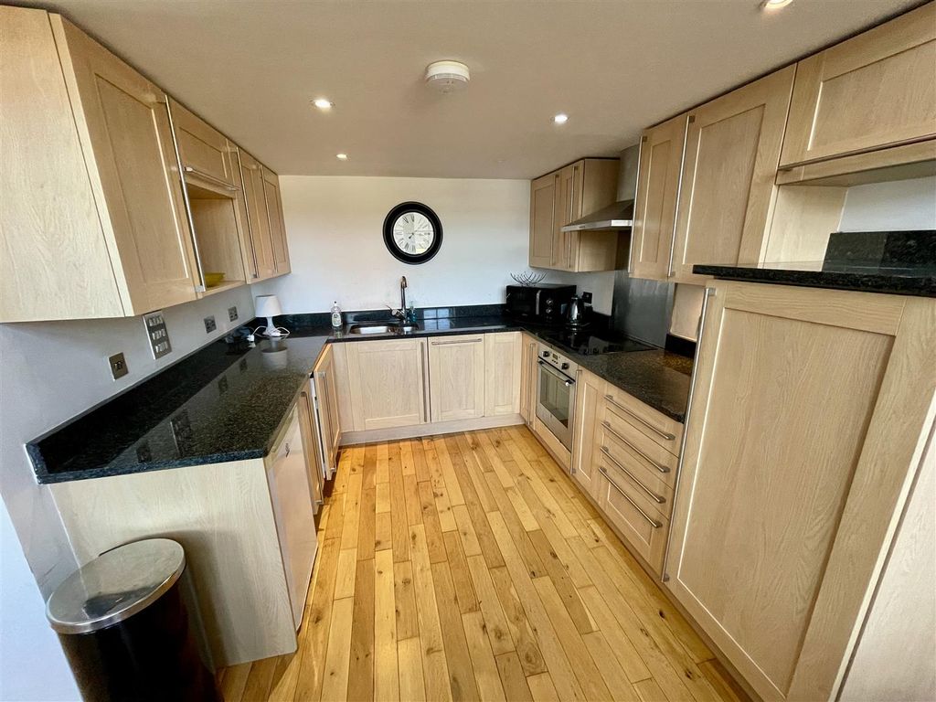 Property photo 2 of 17 Fullsizerender (7).Jpg