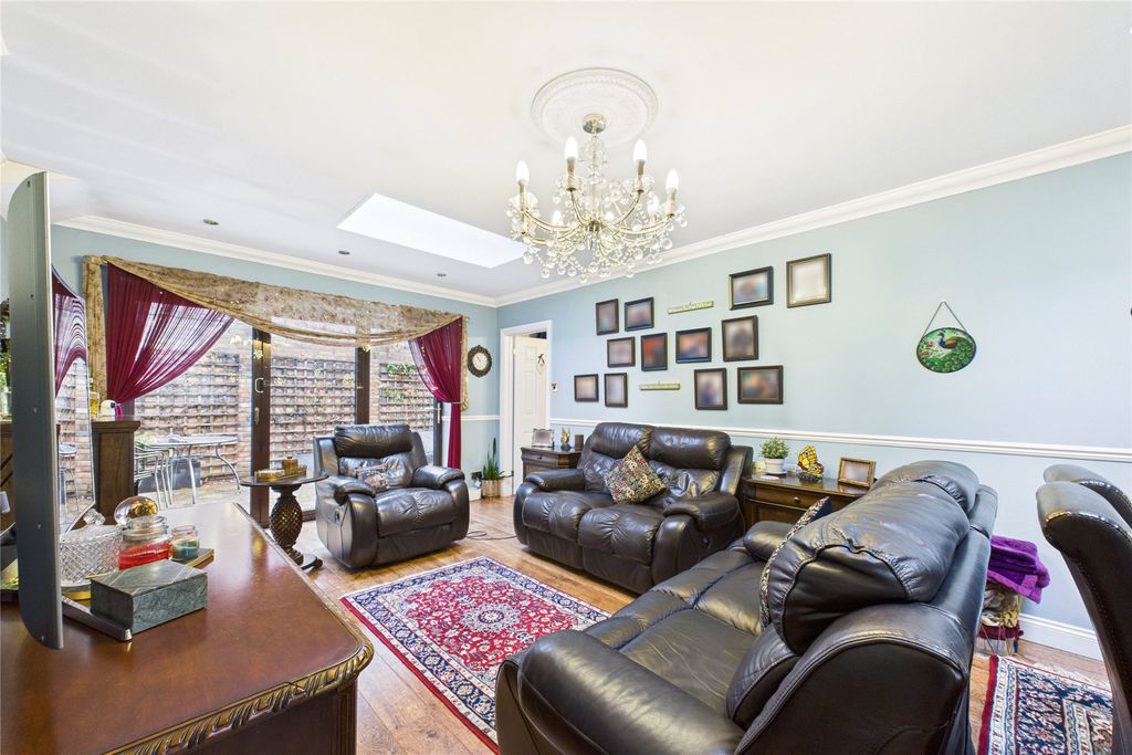 Property photo 2 of 16 Picture No. 14