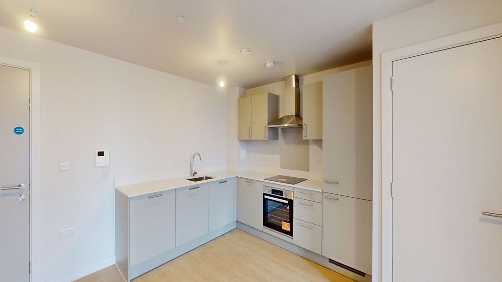 Property photo 2 of 12 Kitchen