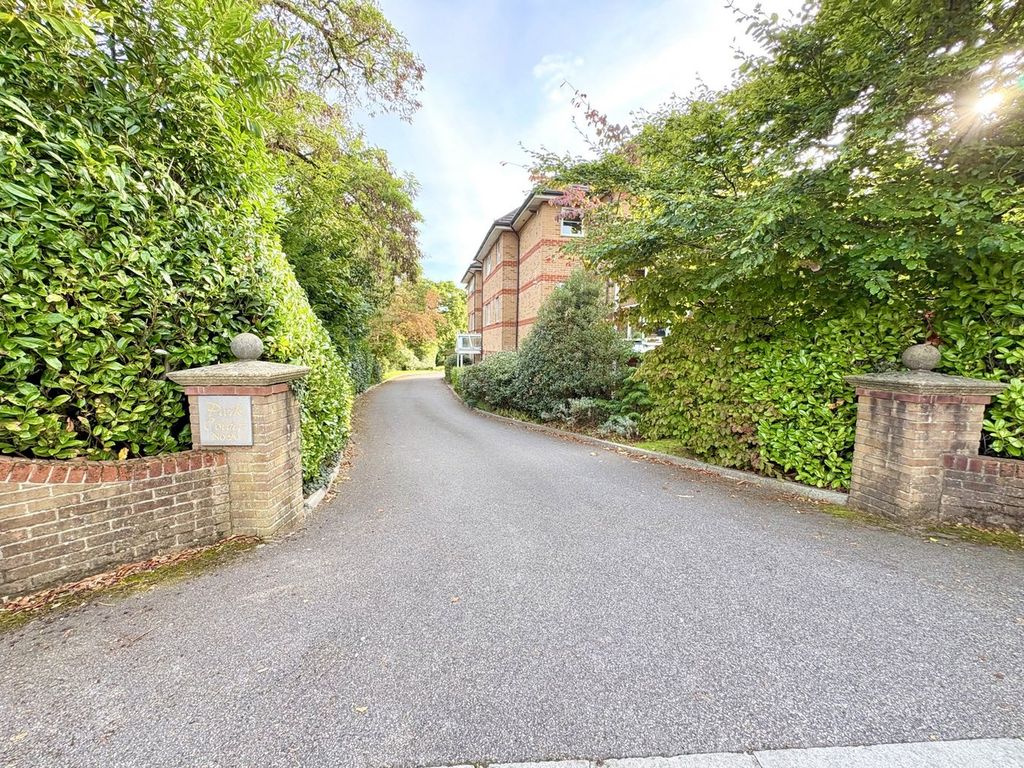 Property photo 2 of 24