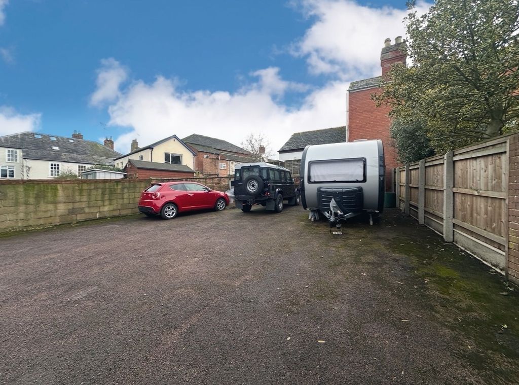 Property photo 2 of 24