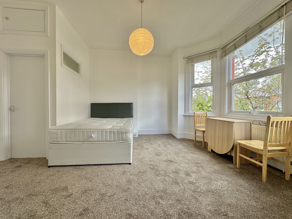 Property photo 3 of 13 Gallery