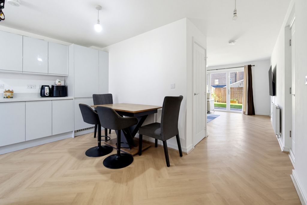 Property photo 3 of 15 Kitchen / Dining