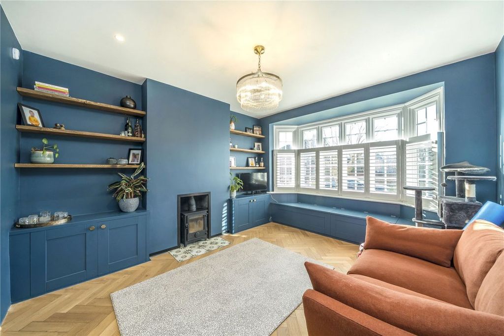 Property photo 2 of 12