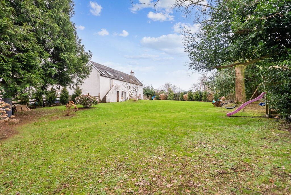 Property photo 2 of 25