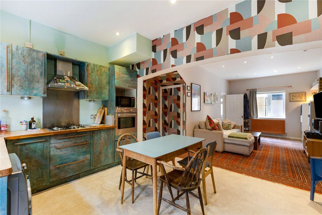 Property photo 3 of 15 Reception/Kitchen