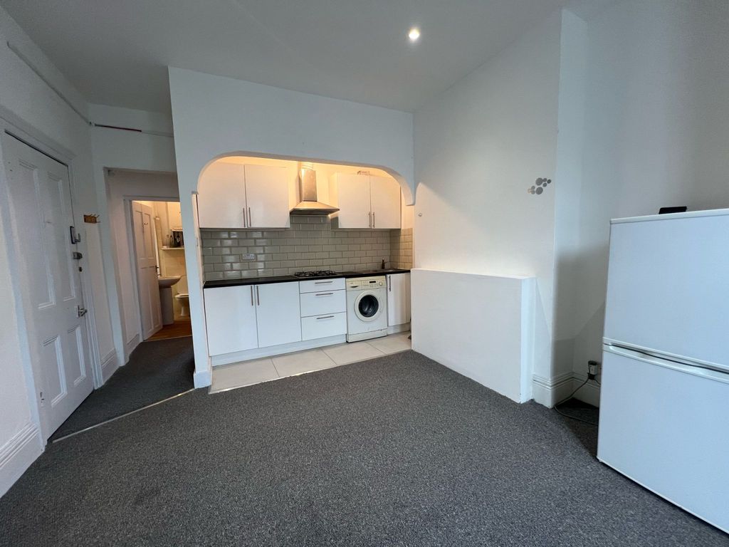 Property photo 3 of 5 1