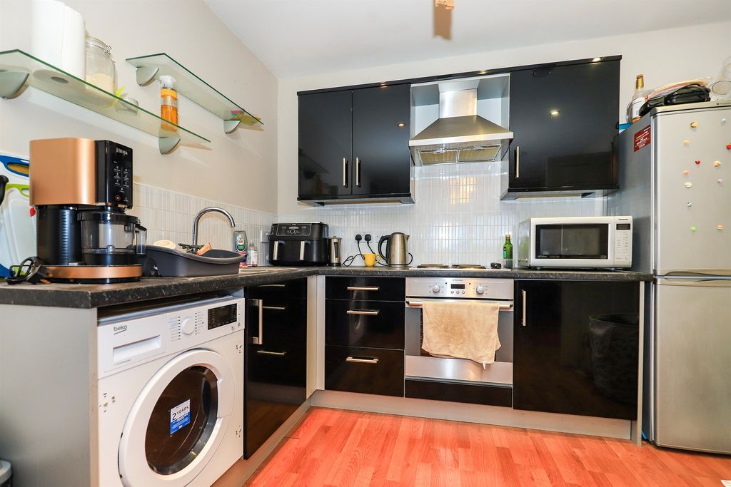 Property photo 3 of 13