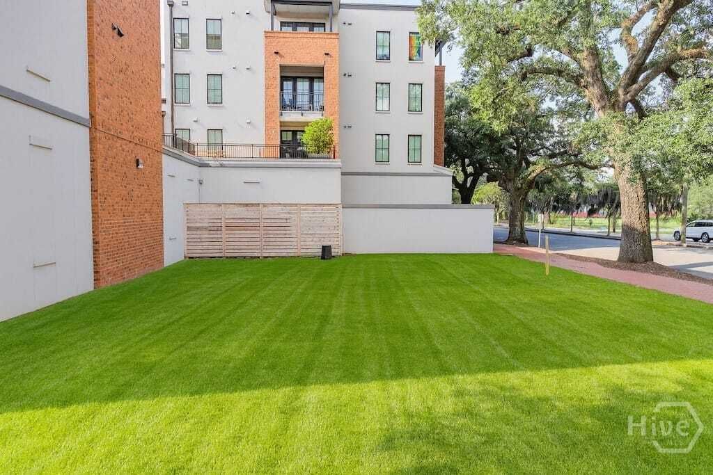 Property photo 1 of 3