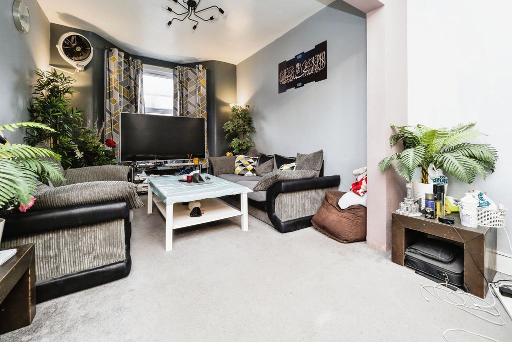 Property photo 1 of 17 Photography