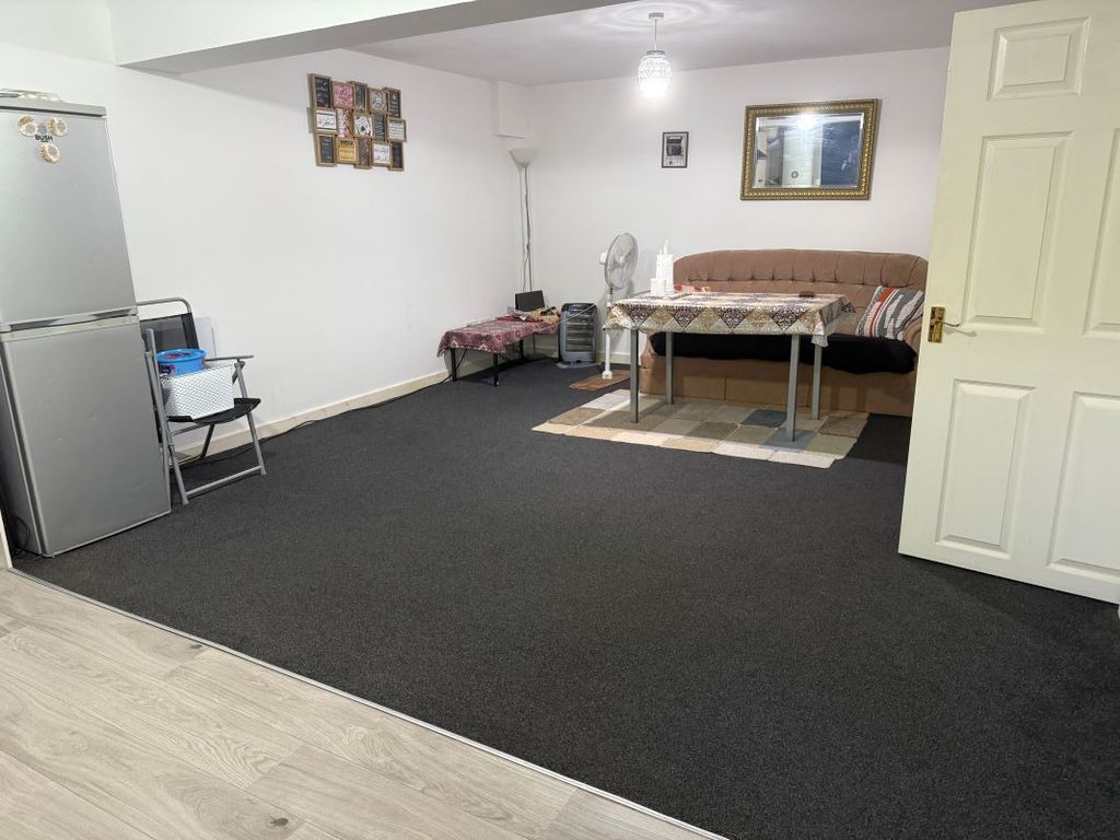 Property photo 3 of 33