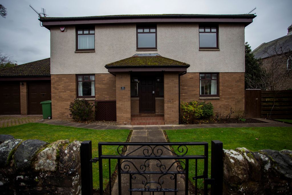 Property photo 1 of 27