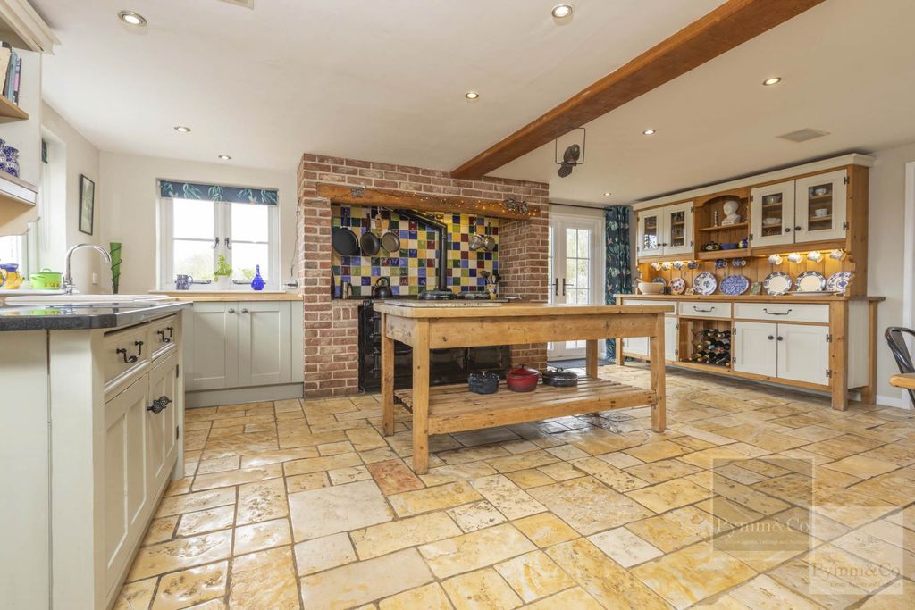 Property photo 3 of 37