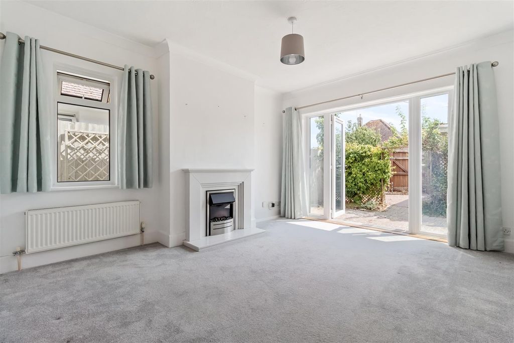 Property photo 2 of 20 8 Beehive Lane-012.Jpg