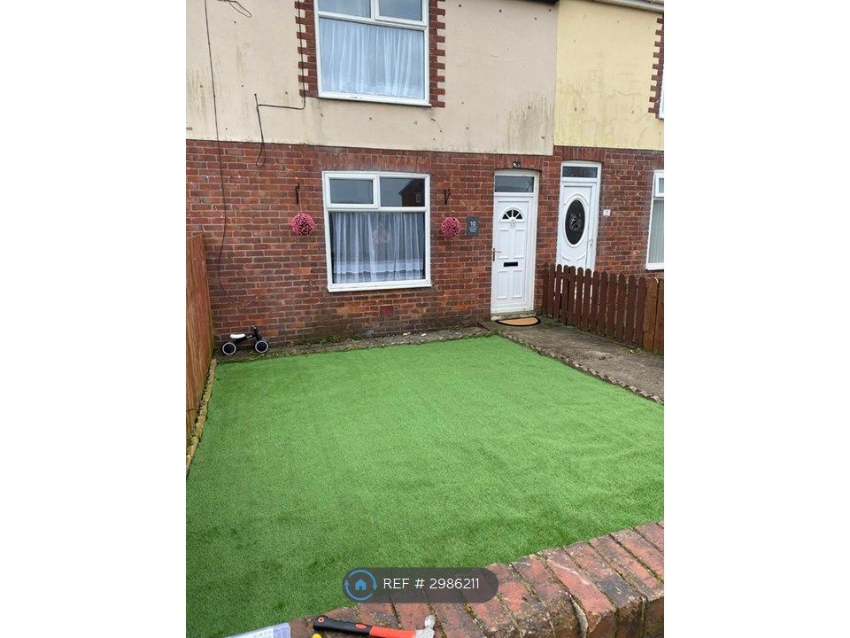 Property photo 2 of 10 Front Garden