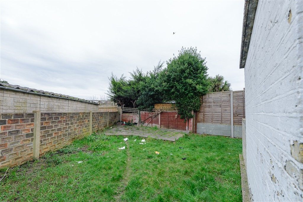 Property photo 2 of 9 Side Garden