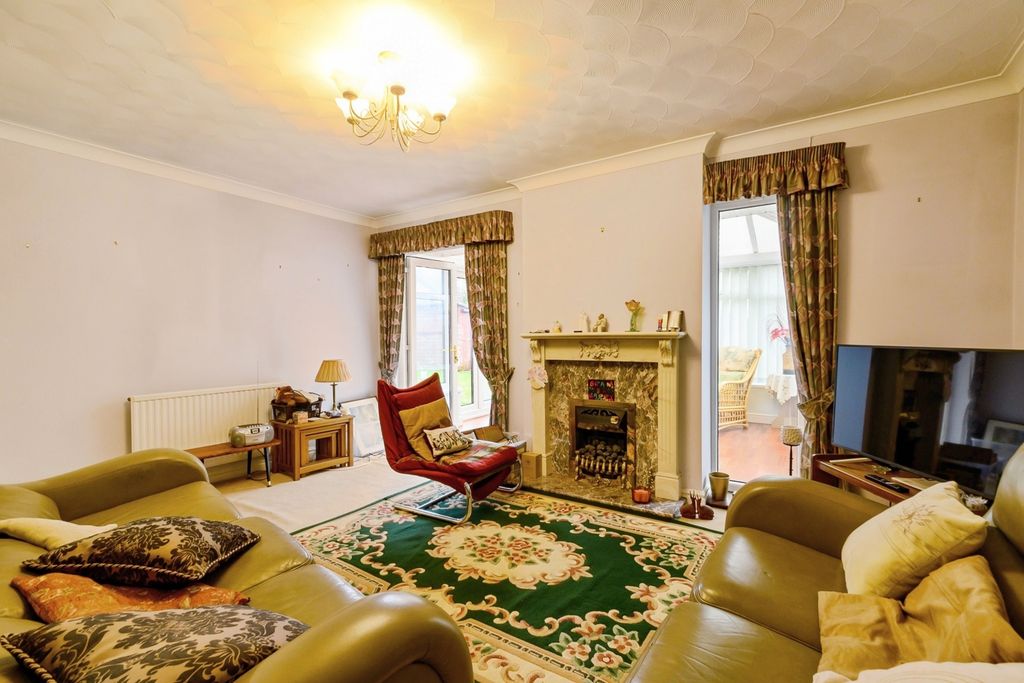 Property photo 2 of 12 Living Room