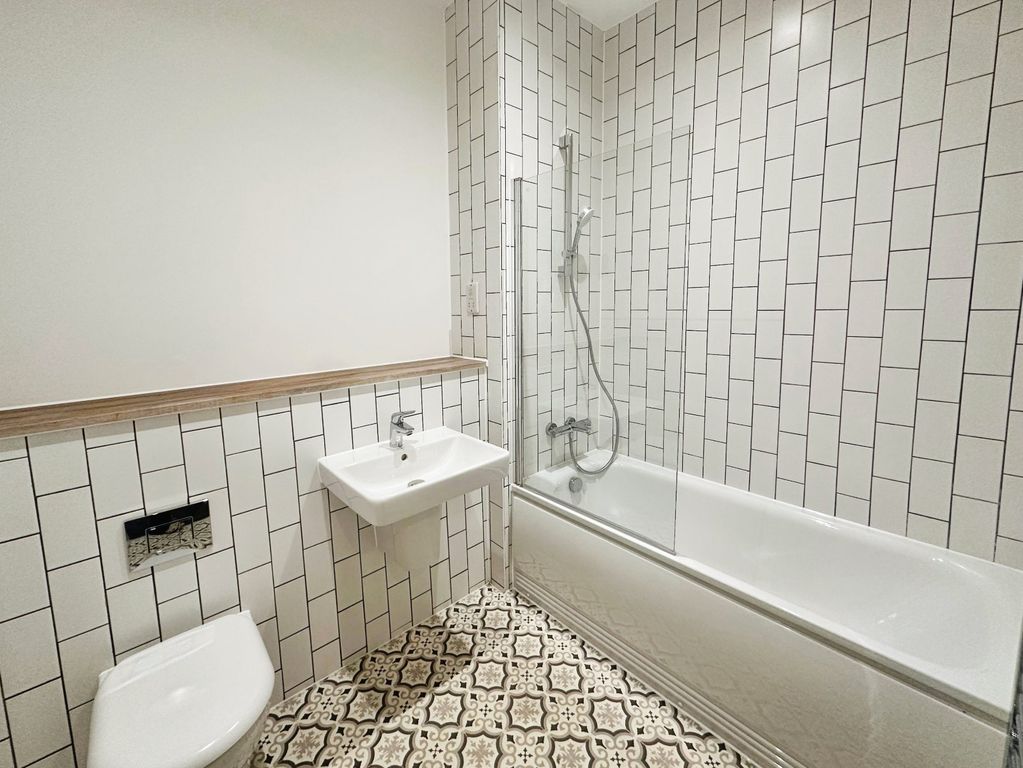 Property photo 2 of 8 Picture No. 31