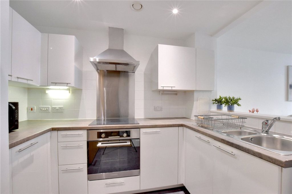 Property photo 2 of 12 Picture No. 27