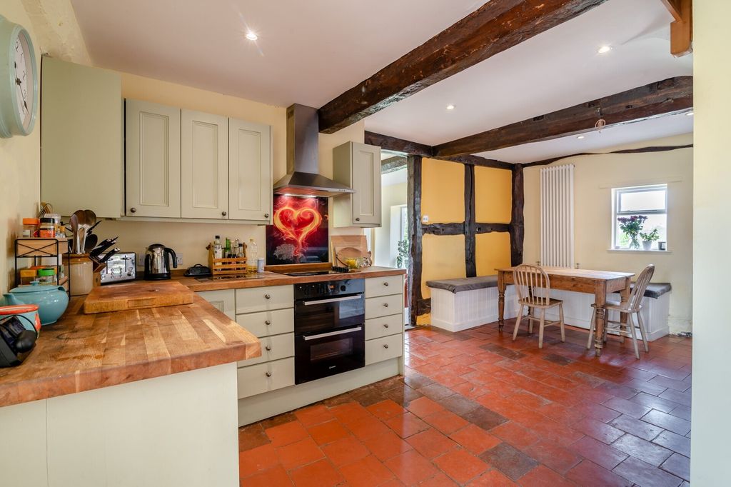 Property photo 2 of 41