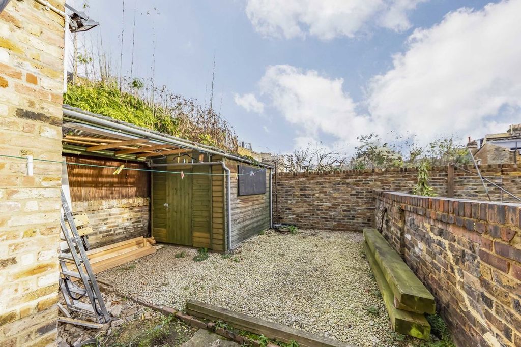 Property photo 3 of 6