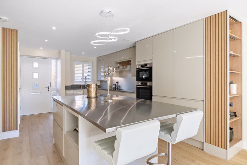 Property photo 1 of 24 Photo 14