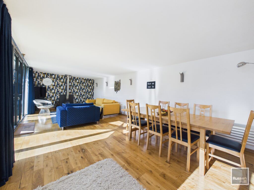Property photo 2 of 30